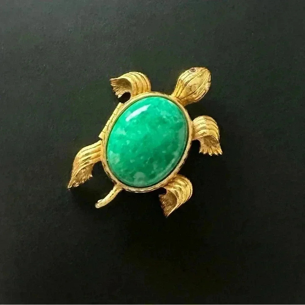 Vintage 1971 AVON Tortoise Green Sea Turtle Shell Eyes Perfume Glacé Gold tone.